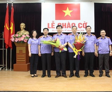 Đảng ủy Viện KSND thành phố Hà Nội chúc mừng hai hai đồng chí  được bổ nhiệm...